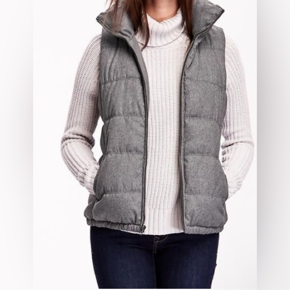 Old Navy Womens Gray Quilted Puffer Vest Sz XL Fleece Lined Zip Up Winter Jacket